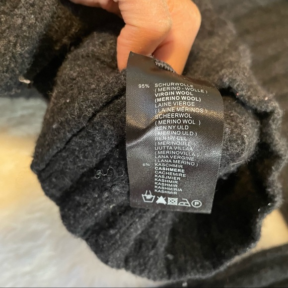 Fisherman Out of Ireland Merino Wool Cashmere Turtleneck Sweater - Picture 4 of 9